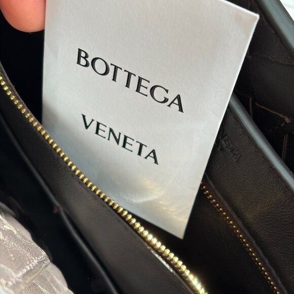 Bottega Veneta Andiamo Bag in Medium size (Brown) - Picture 10 of 12